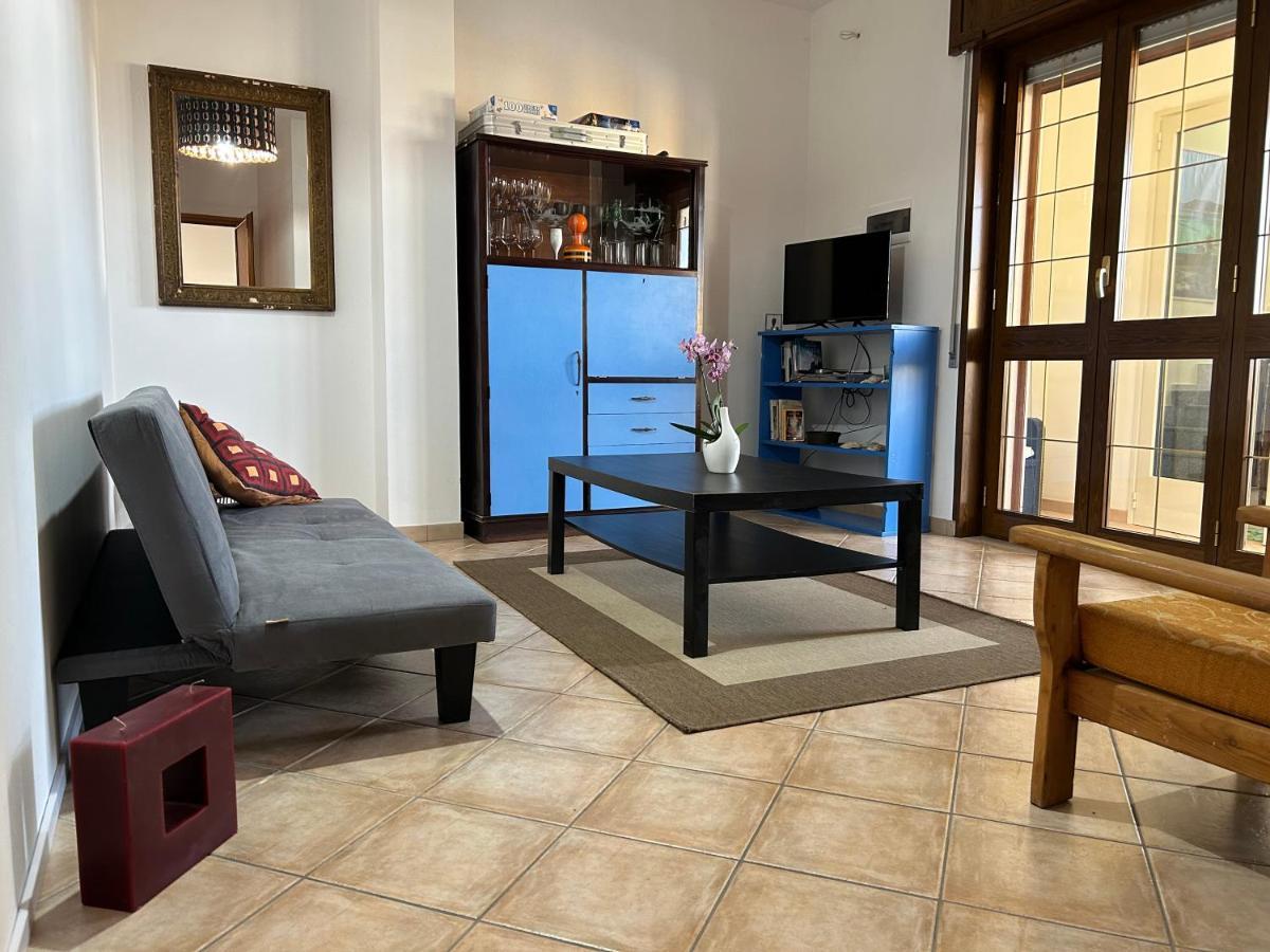 Salento Casa Vacanza Il Focolare Torchiarolo Exterior photo
